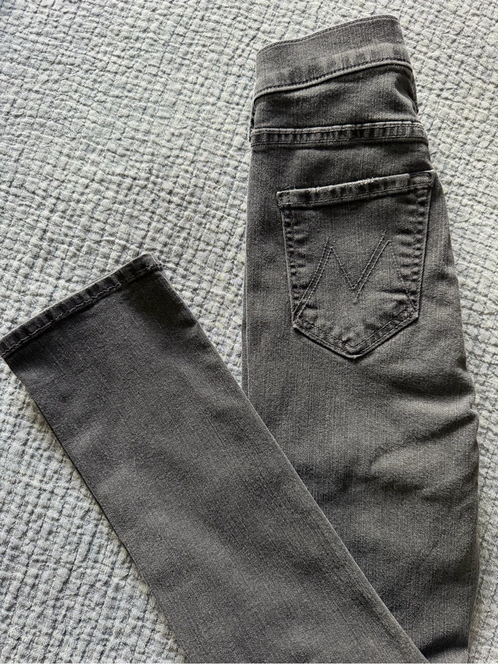 MOTHER The Mid Rise Dazzler Ankle Washed Black Denim